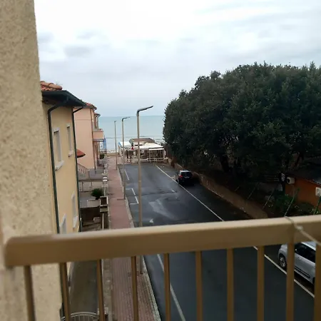 Apartment In Via Montecrist
